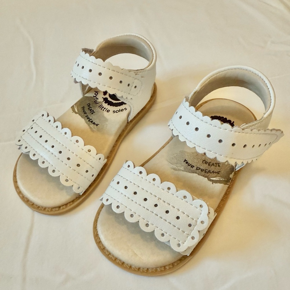 Livie & Luca White Posey Sandals Size 6